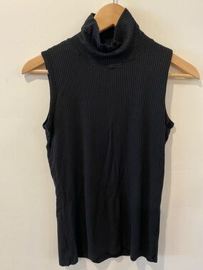 Rachel Zoe ribbed mock neck sleeveless top in black